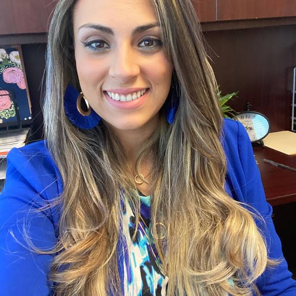 Meet your Posher, Cassandra - Picture 1 of 1